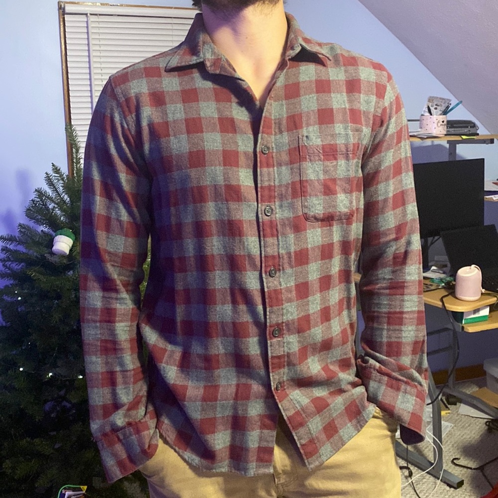 UNIQLO Mens polo size medium.